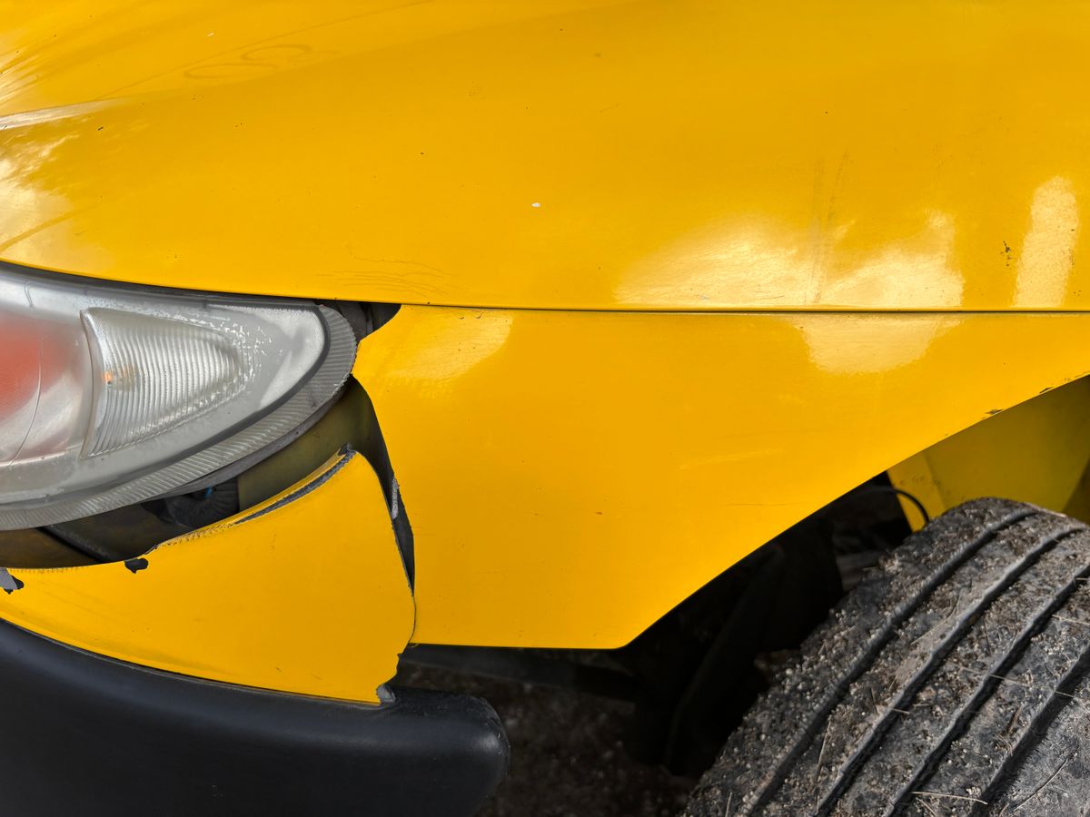 Un choc sur la carrosserie peut se solder par une expertise et des frais de remise en état. Photo : Jorge Romero / Pexels